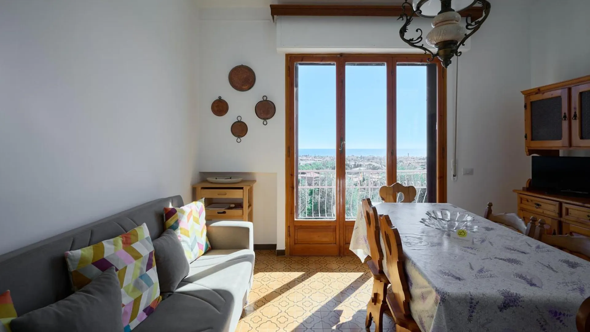 Apartment Villa Camilla Appartamento Terrazzo Diano Castello Italy